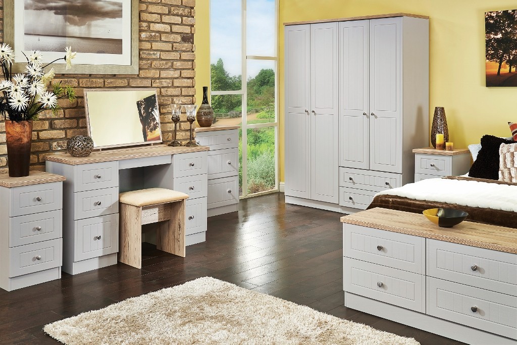 vienna_kaschmir_bordeaux_oak_room_set_1024x684__1_1_1