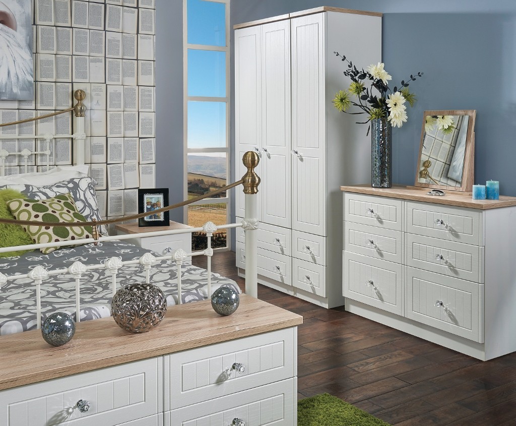 vienna_porcelain_with_crystal_handles_main_room_set_1024x845__1_1_1_1_1_1_1_1_1_1_1_2_1_1_1_1_1_1_1_1_1_1_1_1